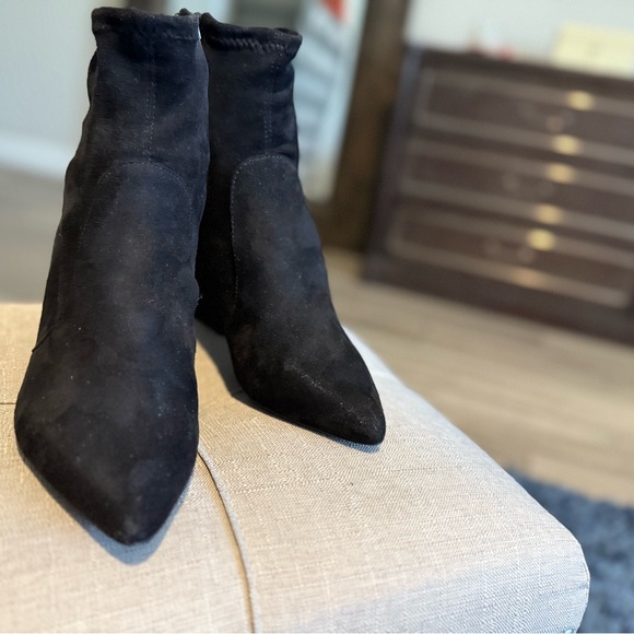 Express Black Ankle Booties with Sleek Design - Picture 2 of 4